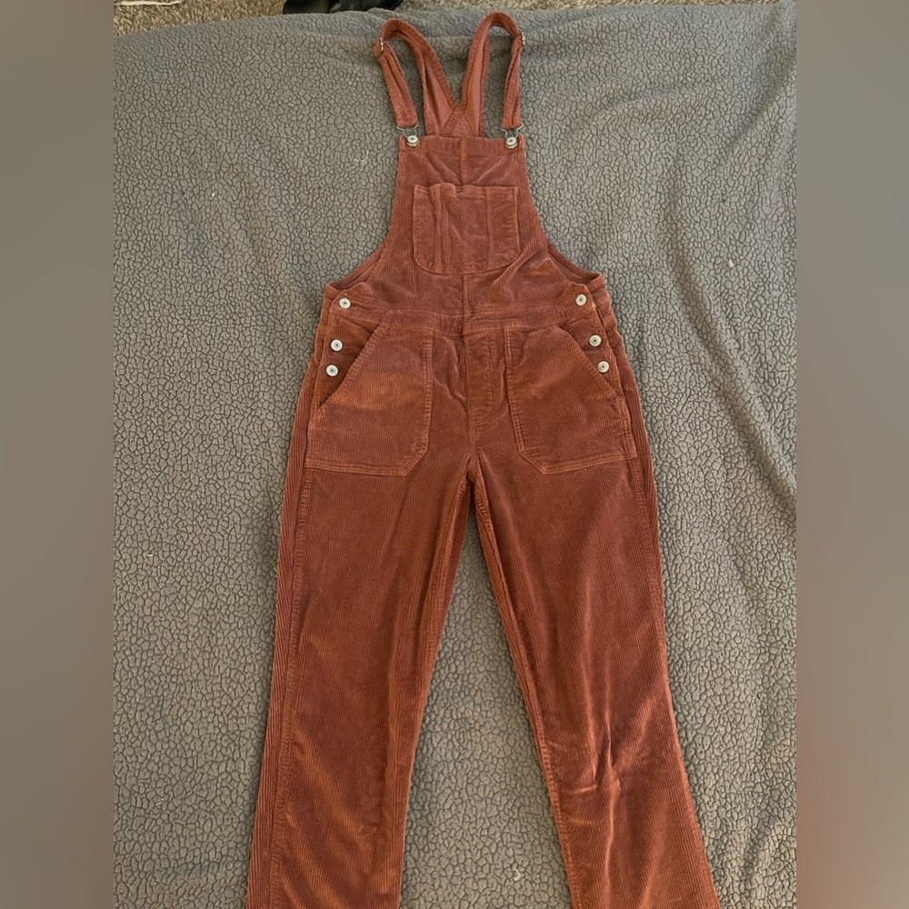 american eagle corduroy overalls maroon size medium worn once